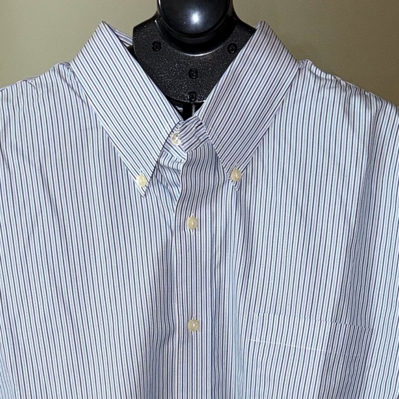 EUC Kirkland Signature Traditional Fit Non-Iron Button-Down Dress Shirt - Picture 3 of 5